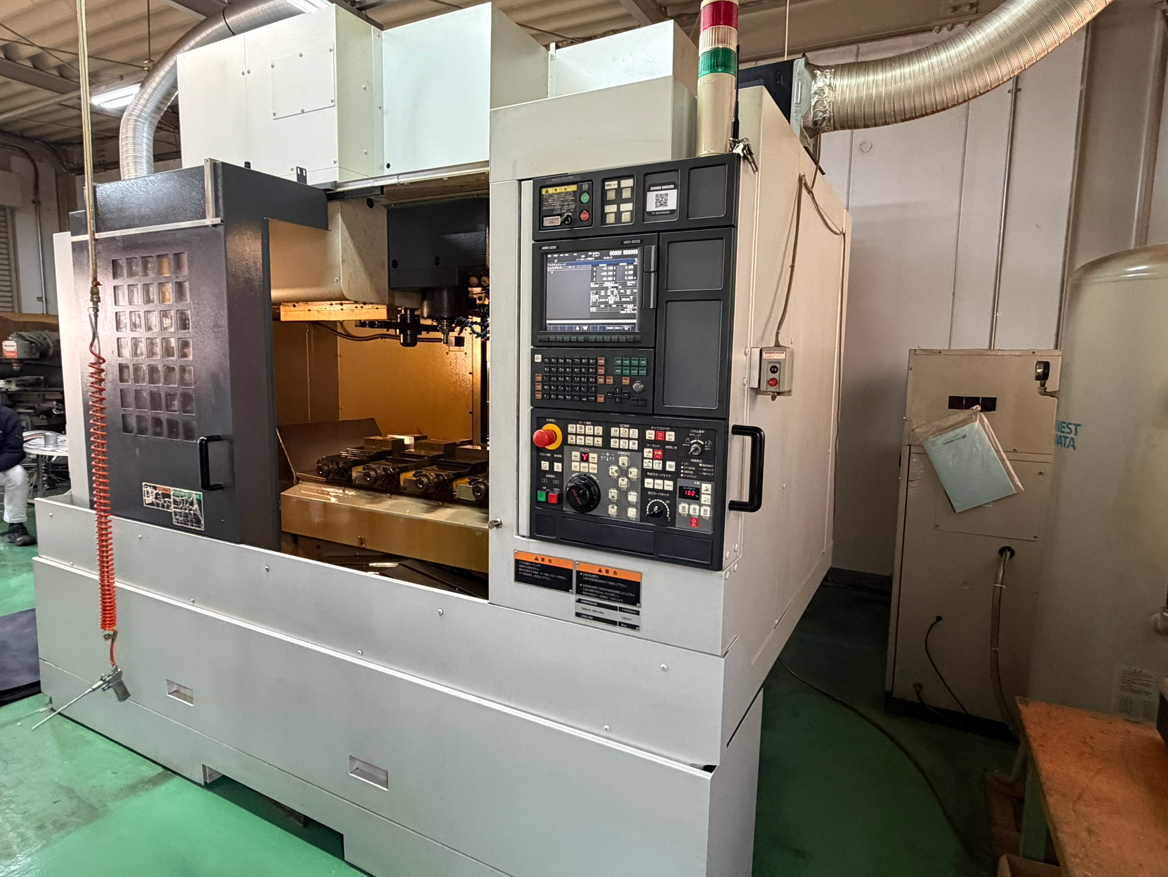MORI SEIKI NV5000 α1B/40 machining center 2007 high speed CNC vertical machining