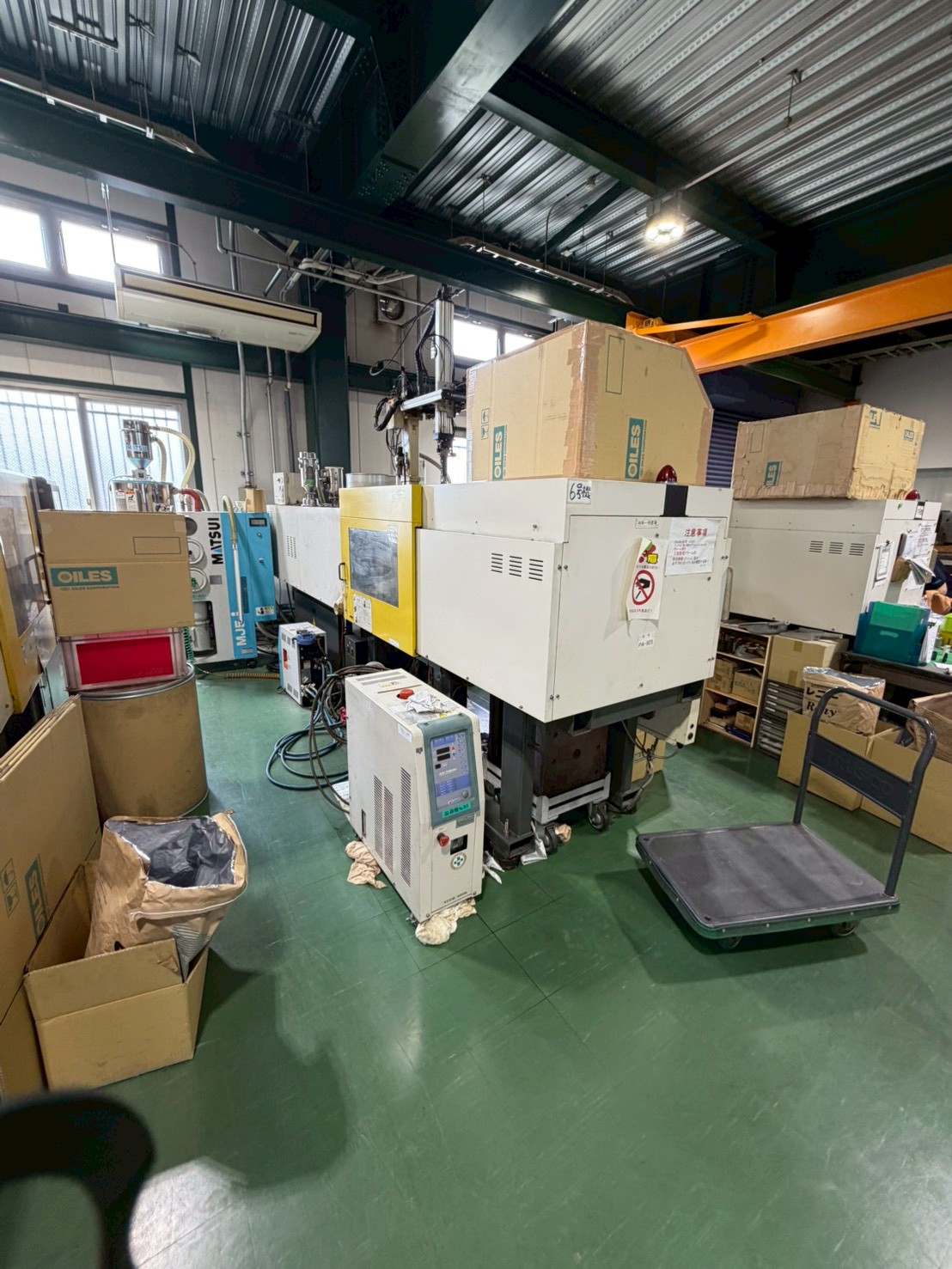 FANUC S-2000i 100A 100 ton injection molding machine 2004